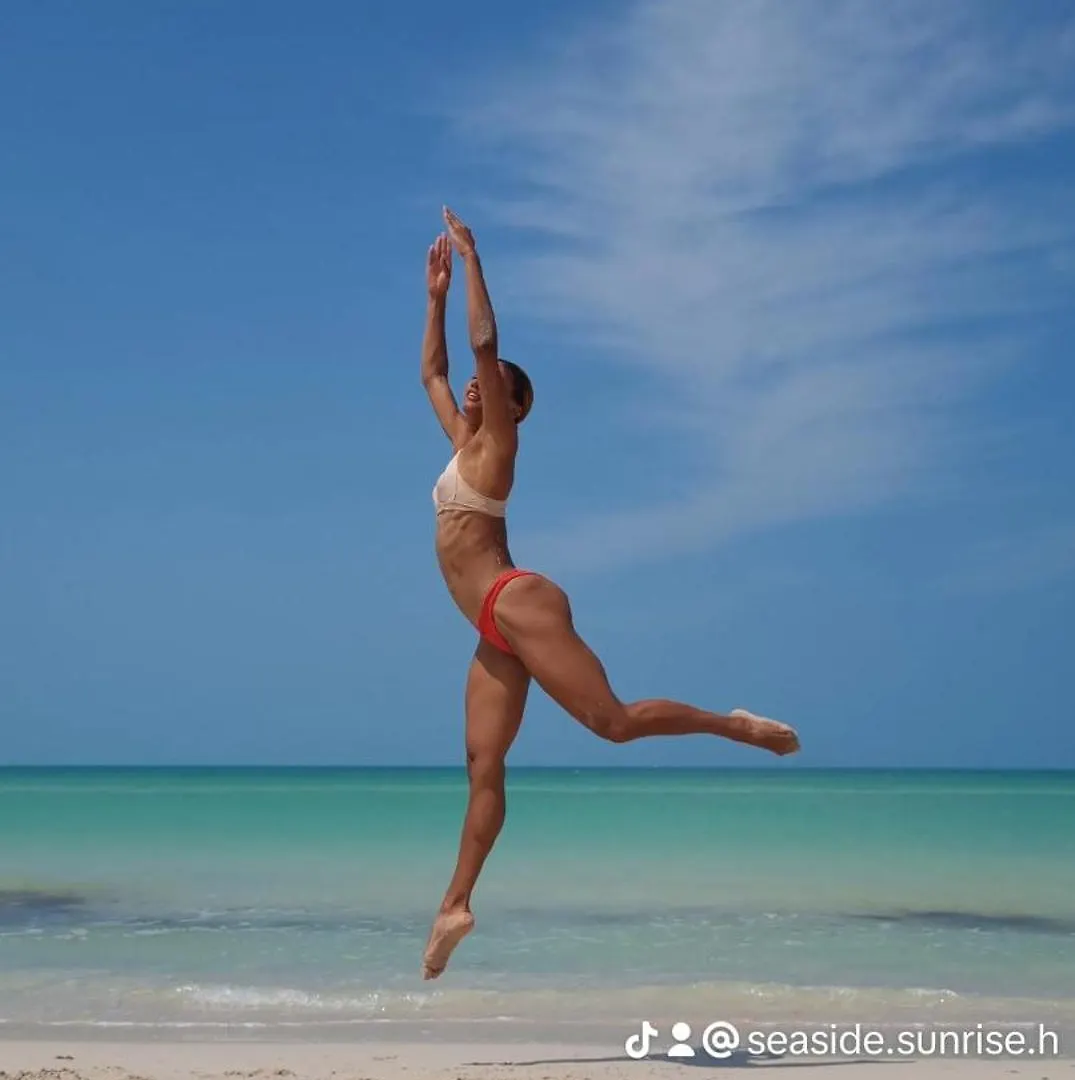 On The Beach Surfers Sunrise Haven 1 Cancun Mexico